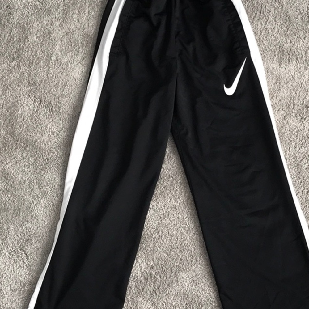 Nike boy’s sweatpants